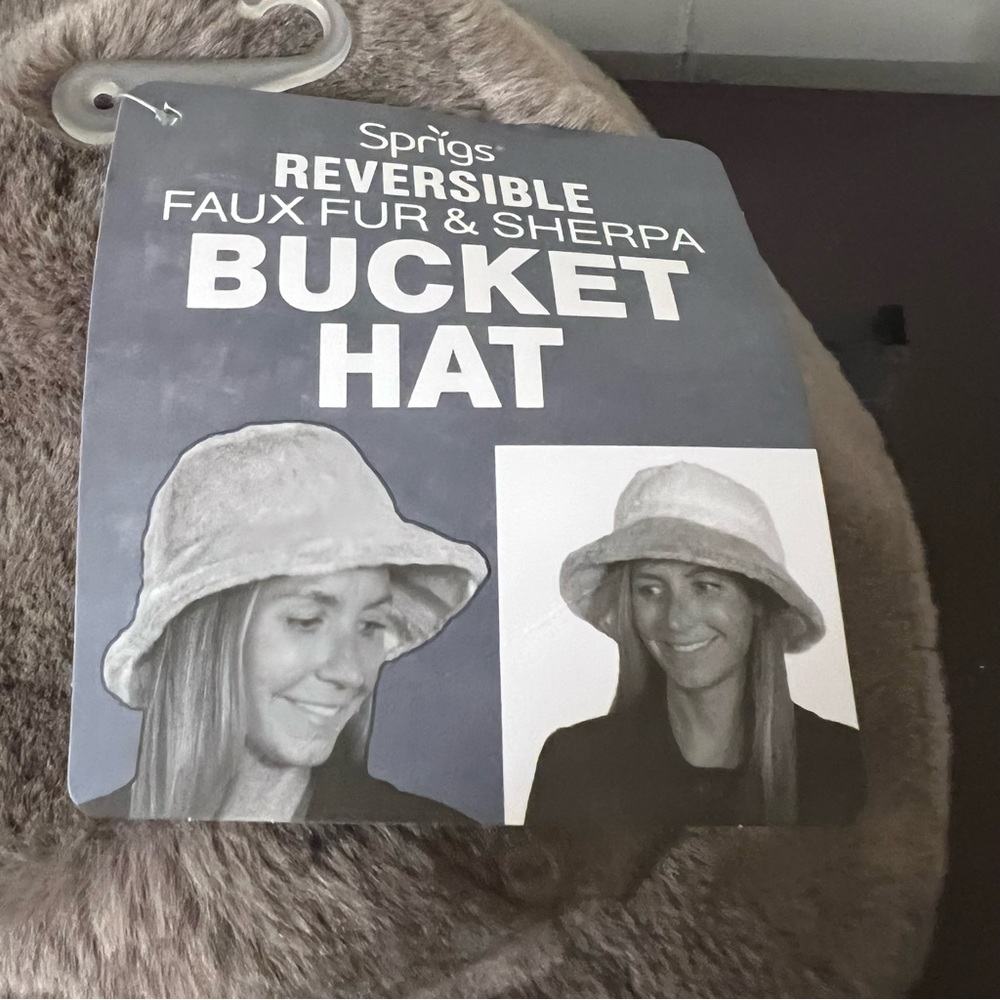 Sprigs Reversible Faux Fur and Sherpa Bucket Hat Black/mocha adjustable NWT - Picture 5 of 9